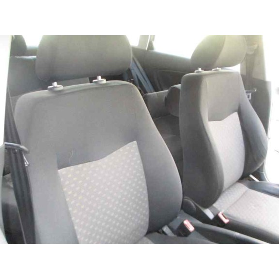 seat ibiza (6l1) del año 2003