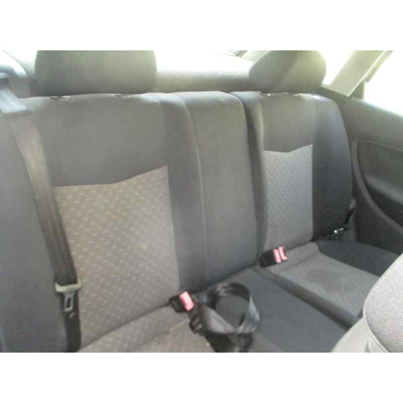 seat ibiza (6l1) del año 2003