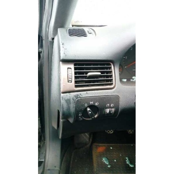 audi a6 berlina (4b2) del año 2000