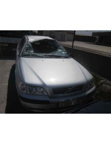 volvo v40 familiar del año 2003