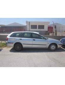 volvo v40 familiar del año 2003 2