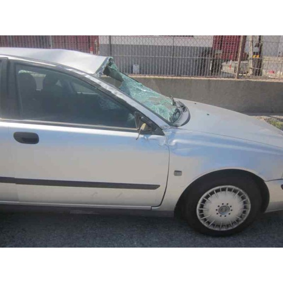 volvo v40 familiar del año 2003