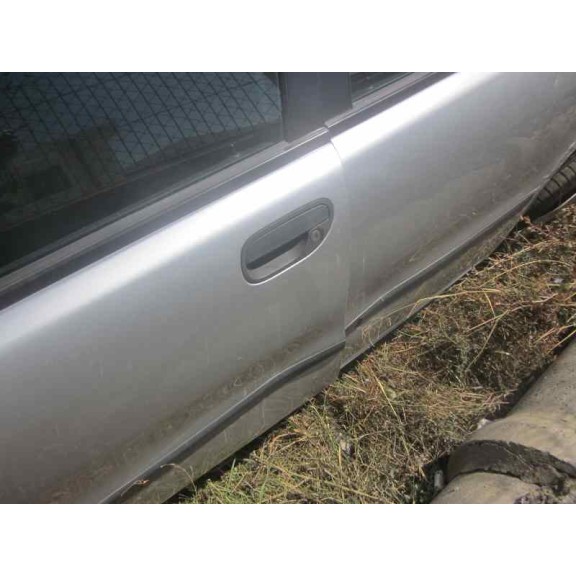 volvo v40 familiar del año 2003