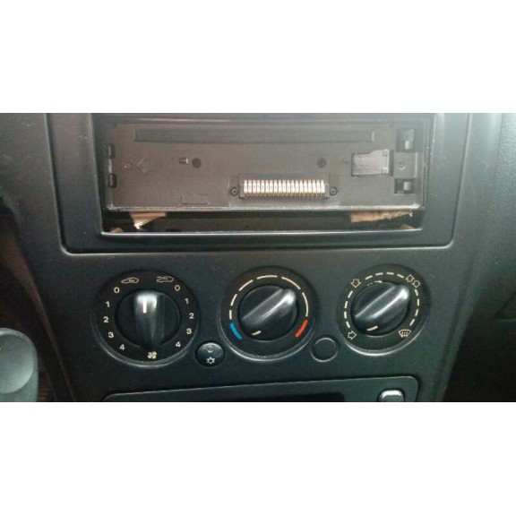 citroën xsara berlina del año 2001