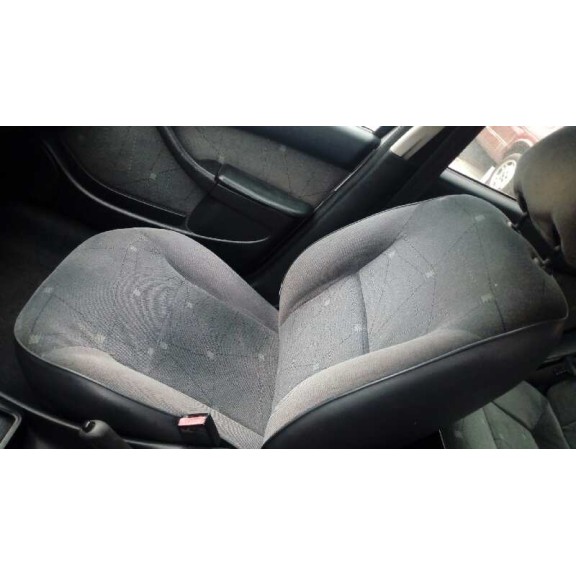 citroën xsara berlina del año 2001