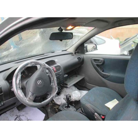 opel corsa c del año 2001