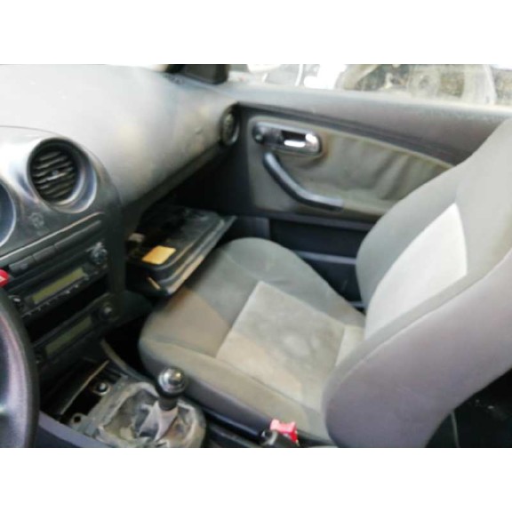 seat ibiza (6l1) del año 2005