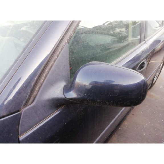 saab 9-3 berlina del año 2004