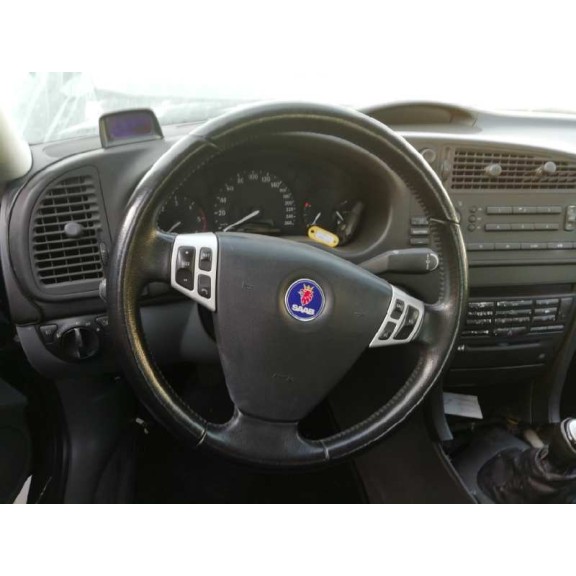 saab 9-3 berlina del año 2004