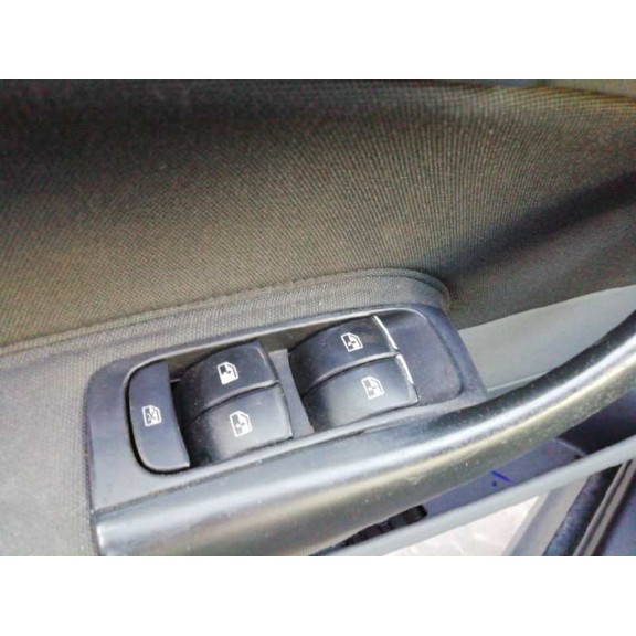 saab 9-3 berlina del año 2004