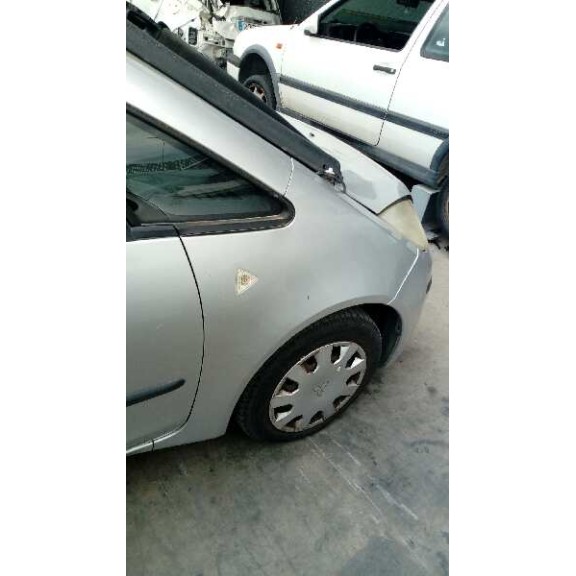 mitsubishi colt berlina 5 (z30a) del año 2006