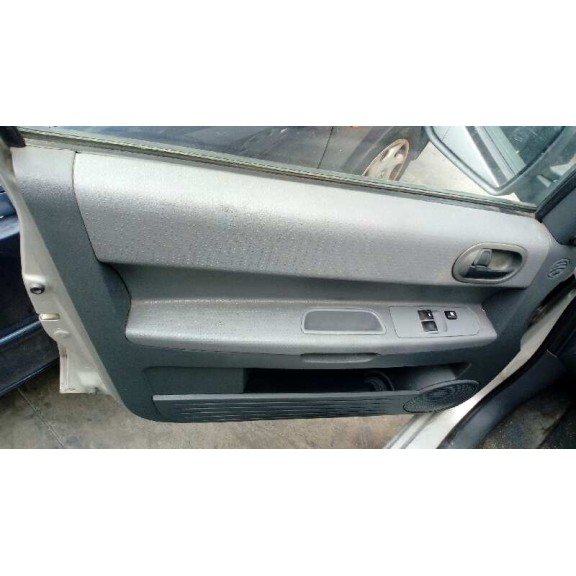 mitsubishi colt berlina 5 (z30a) del año 2006