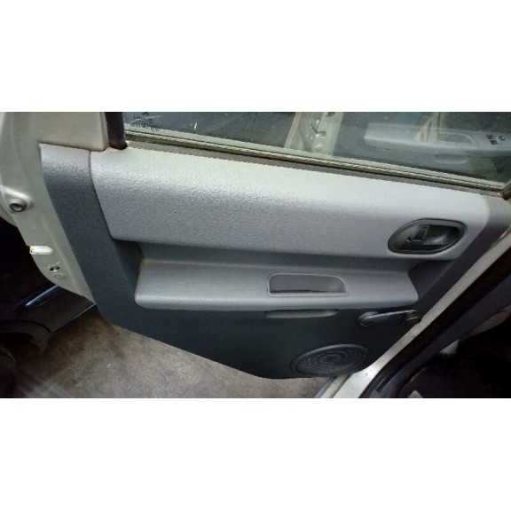 mitsubishi colt berlina 5 (z30a) del año 2006