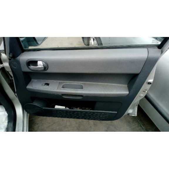 mitsubishi colt berlina 5 (z30a) del año 2006