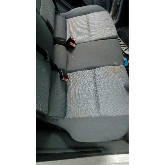 mitsubishi colt berlina 5 (z30a) del año 2006