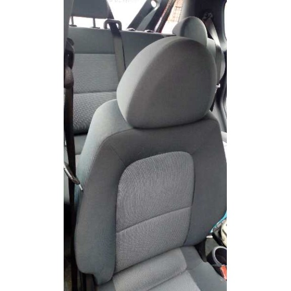 mitsubishi colt berlina 5 (z30a) del año 2006