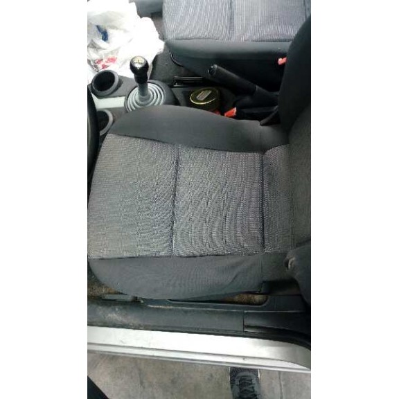 mitsubishi colt berlina 5 (z30a) del año 2006