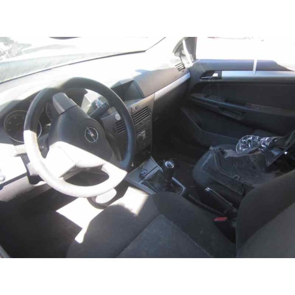 opel astra h berlina del año 2004