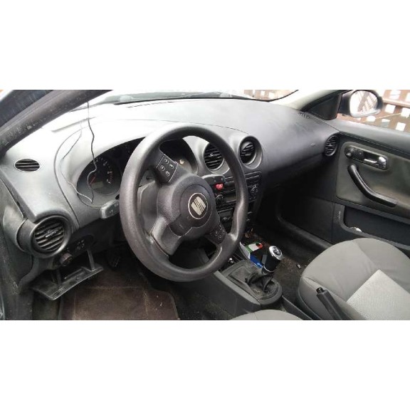 seat ibiza (6l1) del año 2004