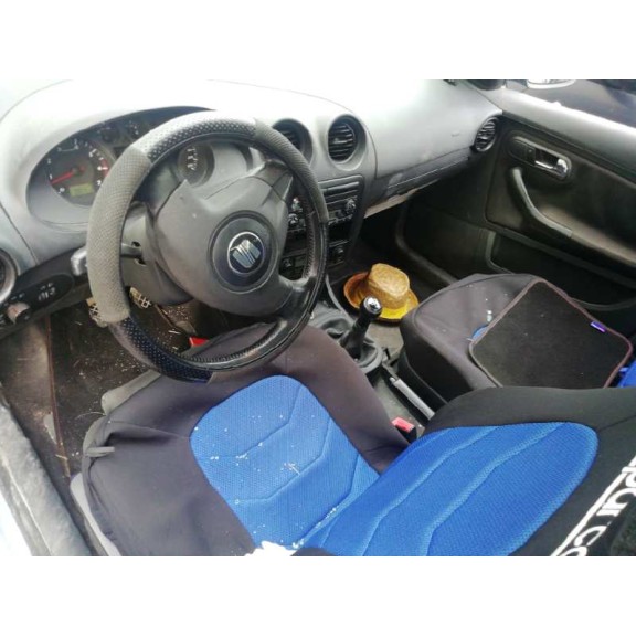 seat ibiza (6l1) del año 2003