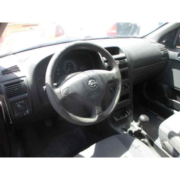 opel astra g berlina del año 2004