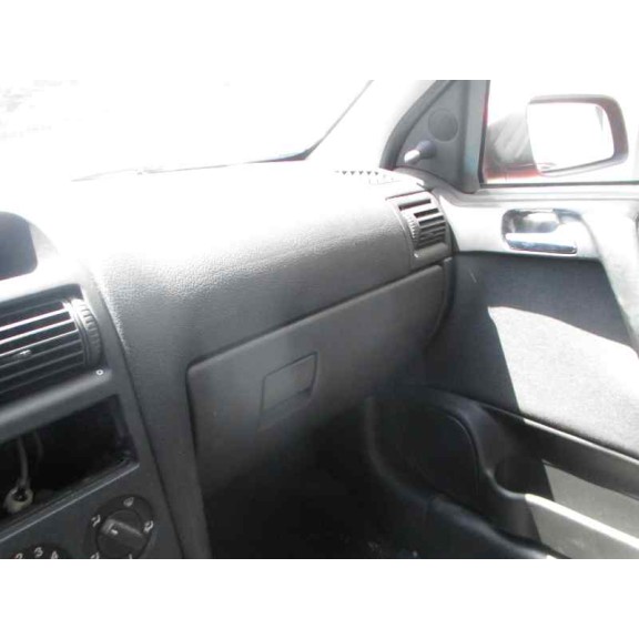 opel astra g berlina del año 2004