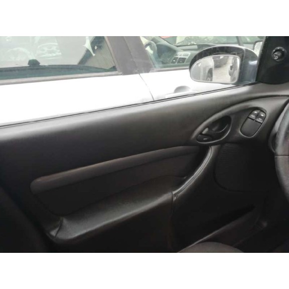 ford focus berlina (cak) del año 2002