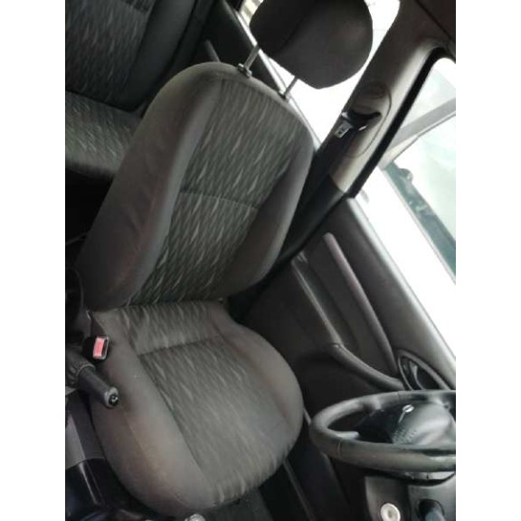 ford focus berlina (cak) del año 2002