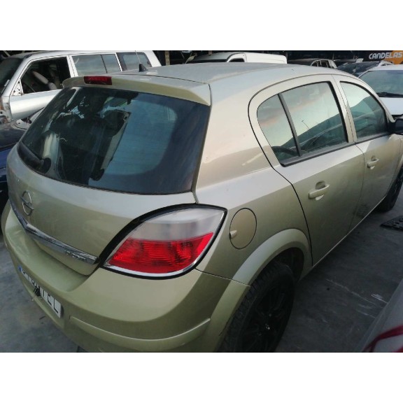 opel astra h berlina del año 2004