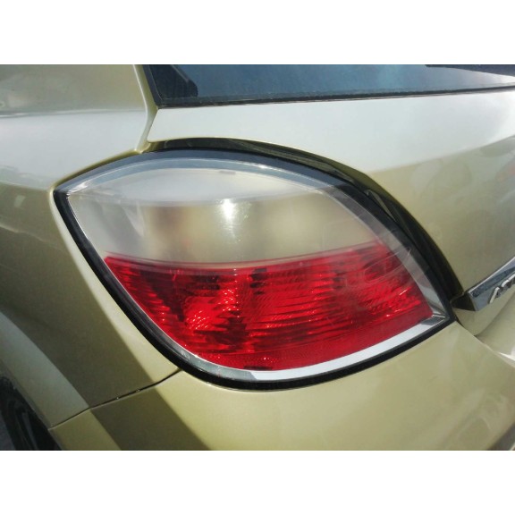 opel astra h berlina del año 2004