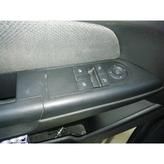 opel astra h berlina del año 2004