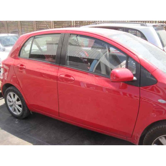 toyota yaris del año 2011