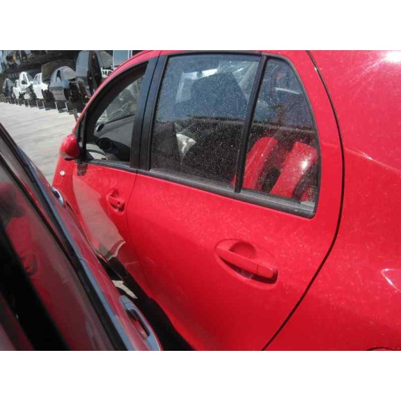 toyota yaris del año 2011