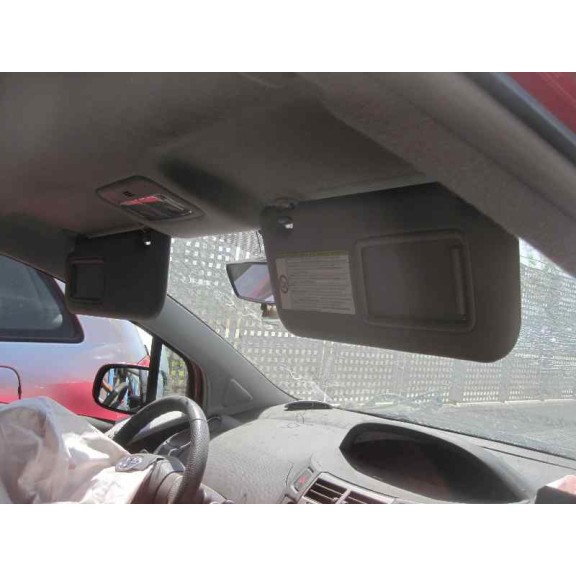 toyota yaris del año 2011