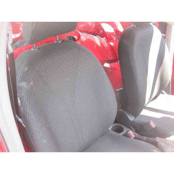 toyota yaris del año 2011