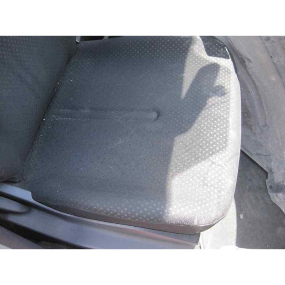 toyota yaris del año 2011