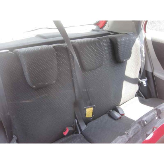 toyota yaris del año 2011