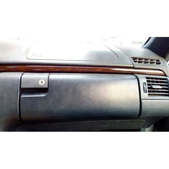 mercedes-benz clase e (w210) berlina del año 1999