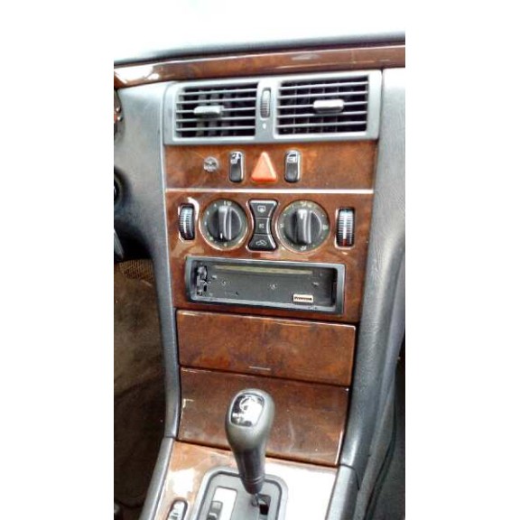 mercedes-benz clase e (w210) berlina del año 1999