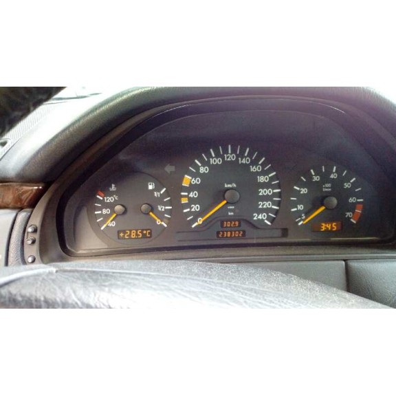 mercedes-benz clase e (w210) berlina del año 1999