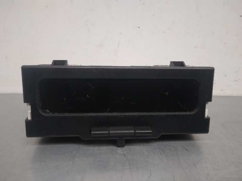 Recambio de pantalla multifuncion para renault megane ii familiar 1.9 dci diesel referencia OEM IAM 8200350498A DISPLAY 