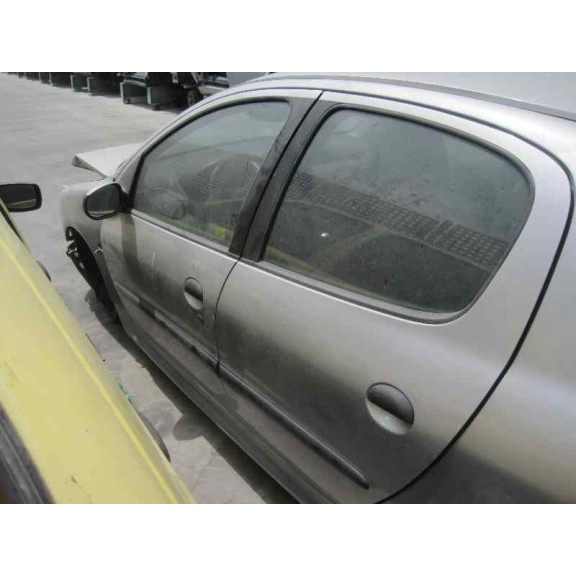 peugeot 206 berlina del año 2001