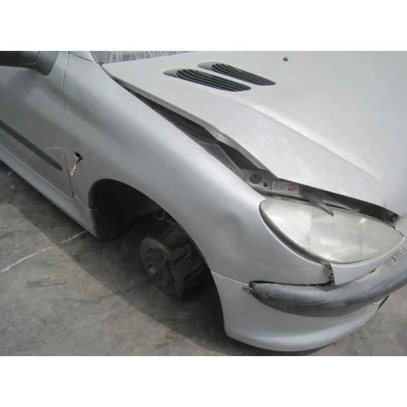 peugeot 206 berlina del año 2001
