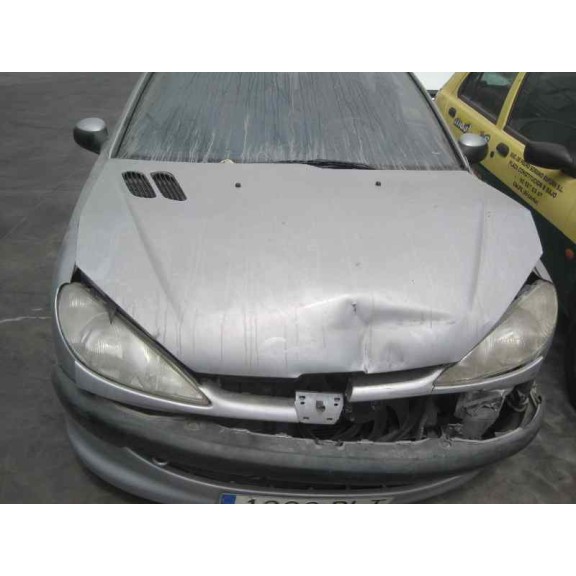 peugeot 206 berlina del año 2001