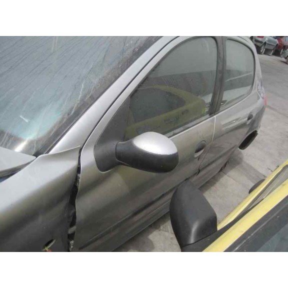 peugeot 206 berlina del año 2001