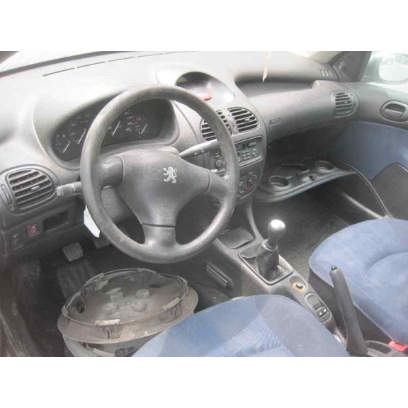 peugeot 206 berlina del año 2001