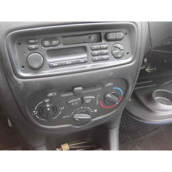 peugeot 206 berlina del año 2001