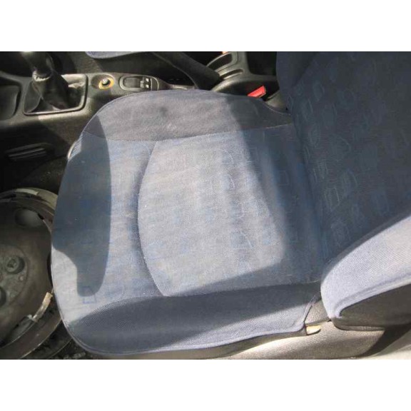 peugeot 206 berlina del año 2001