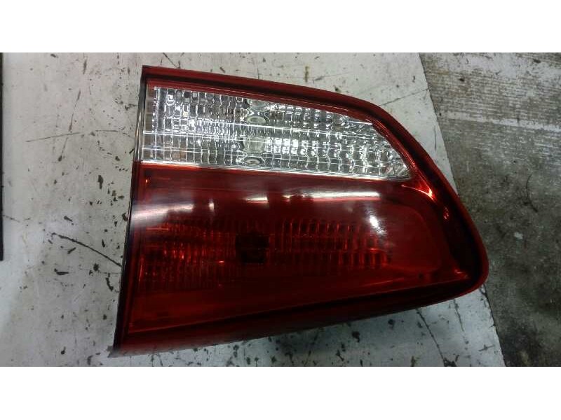 Recambio de piloto trasero derecho interior para kia carens ( ) 1.7 crdi cat referencia OEM IAM 92404A4010  