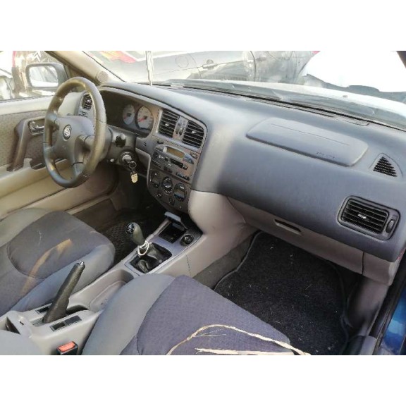 nissan primera berlina (p11) del año 2001